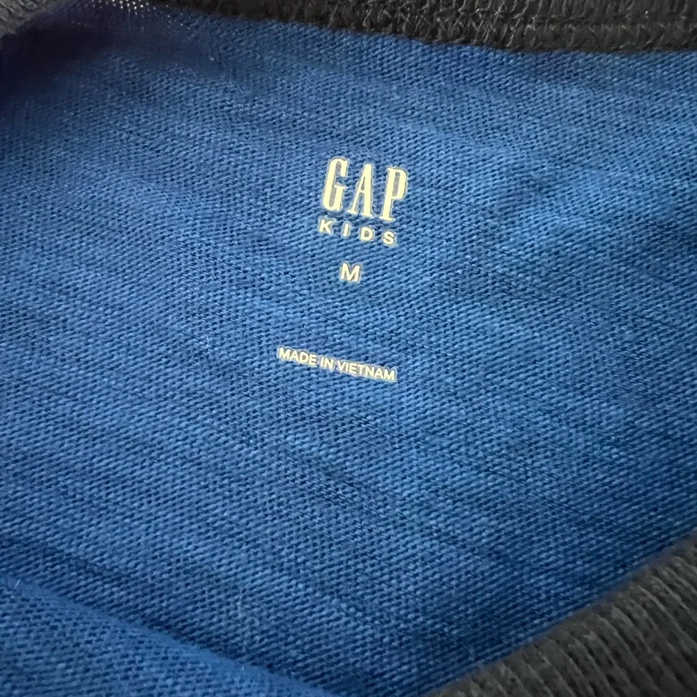 Boys size medium Gap Kids NWT Rock and Roll Flip shirt